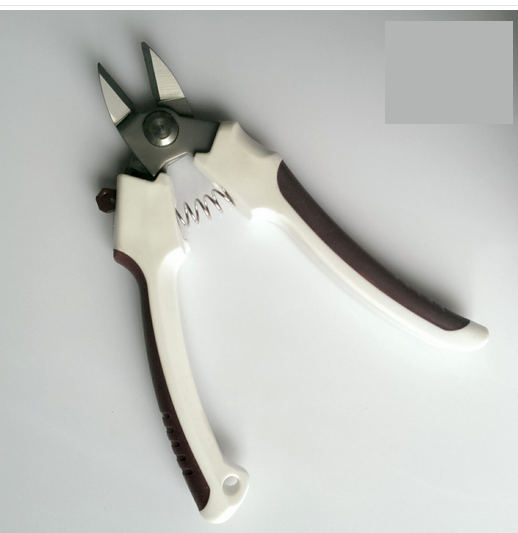 剪刀張開狀態展示