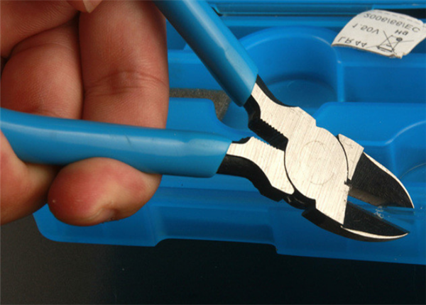 鋼絲鉗產(chǎn)品圖